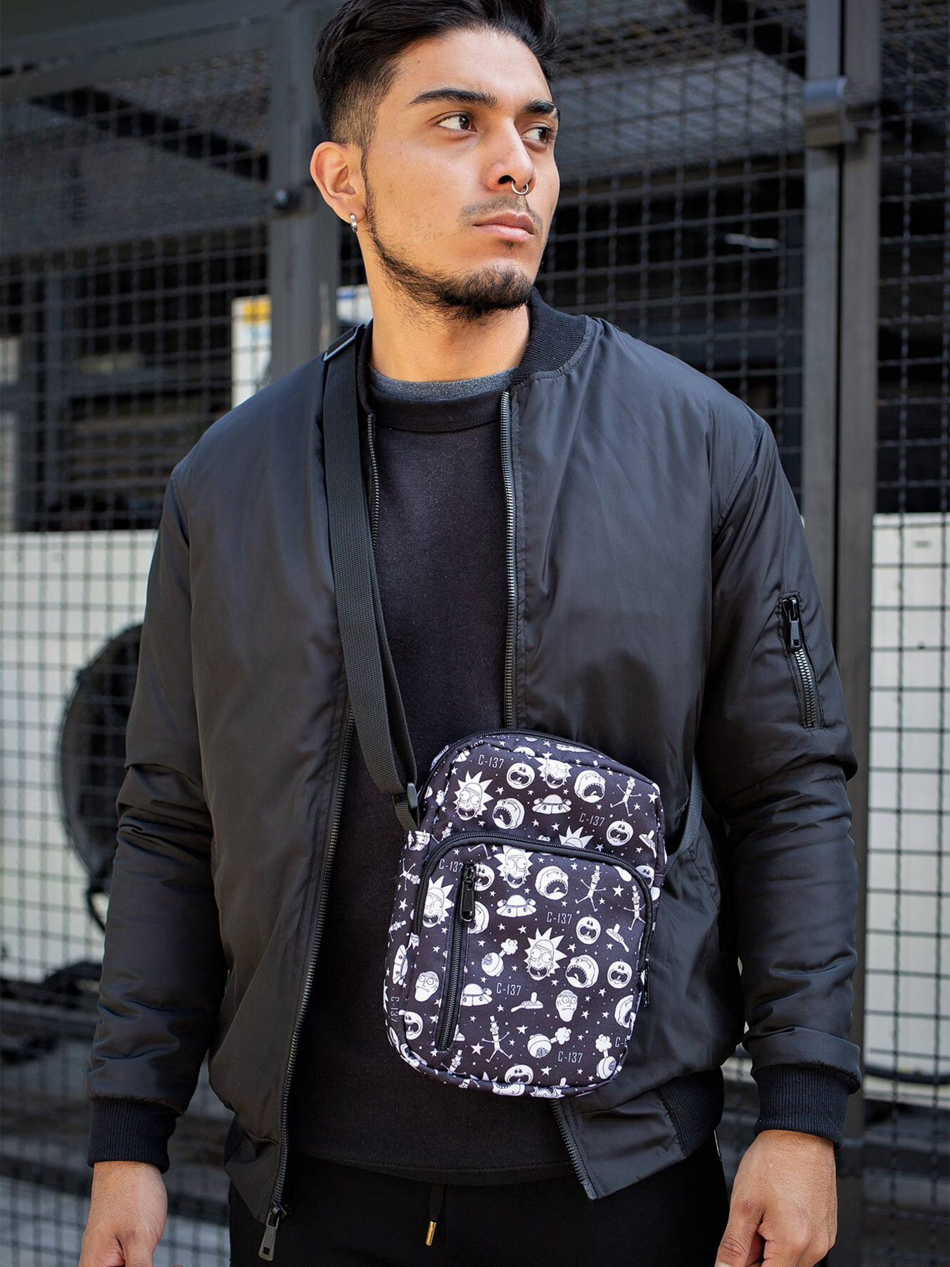 Мессенджер Without модель 8048342 Фото