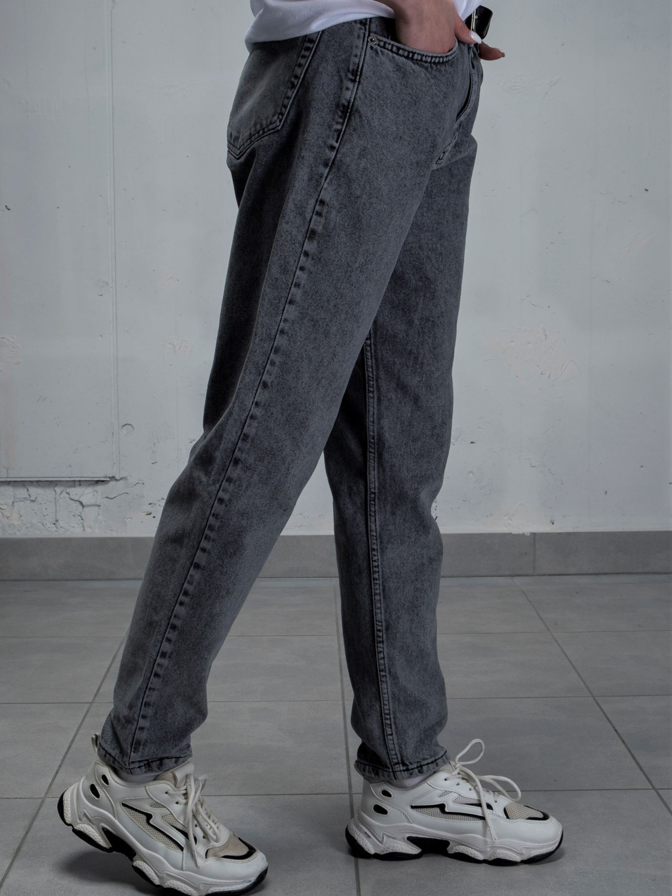 Джинси мом Without модель 8055022 Джинси мом Without модель 8055022 Фото