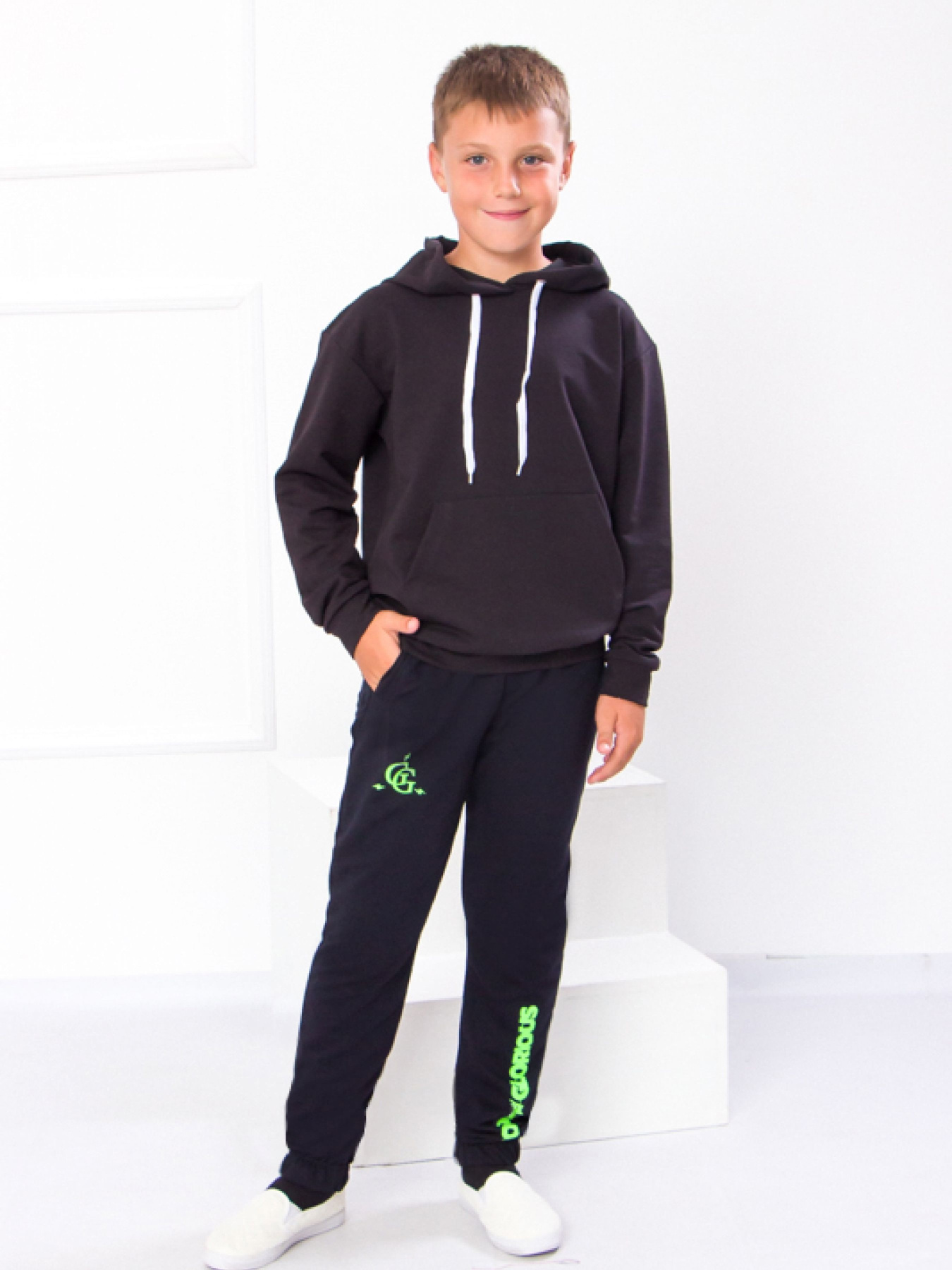 Джоггеры Носи своє модель 6060-057-33-4-chornilxno-sinj Фото