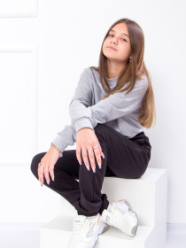 Джогери Носи своє модель 6060-057-5-chornilxno-sinj Фото