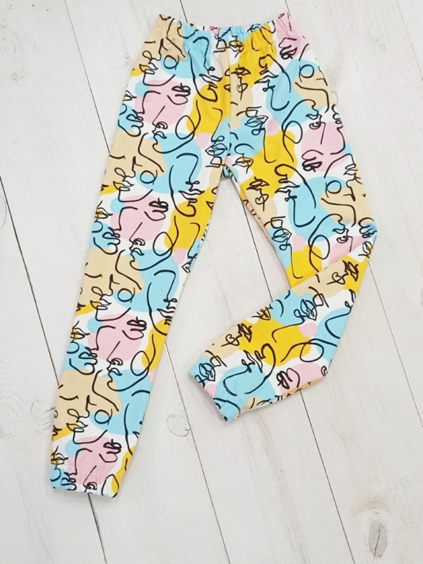 Джогери Носи своє модель 6155-055-5-oblichchq Фото