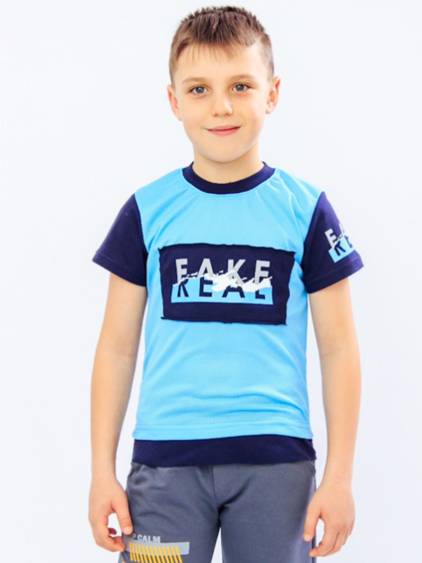 Футболка Носи своє модель 6121-100-33-blakitnij-chornilxno-sinj Фото