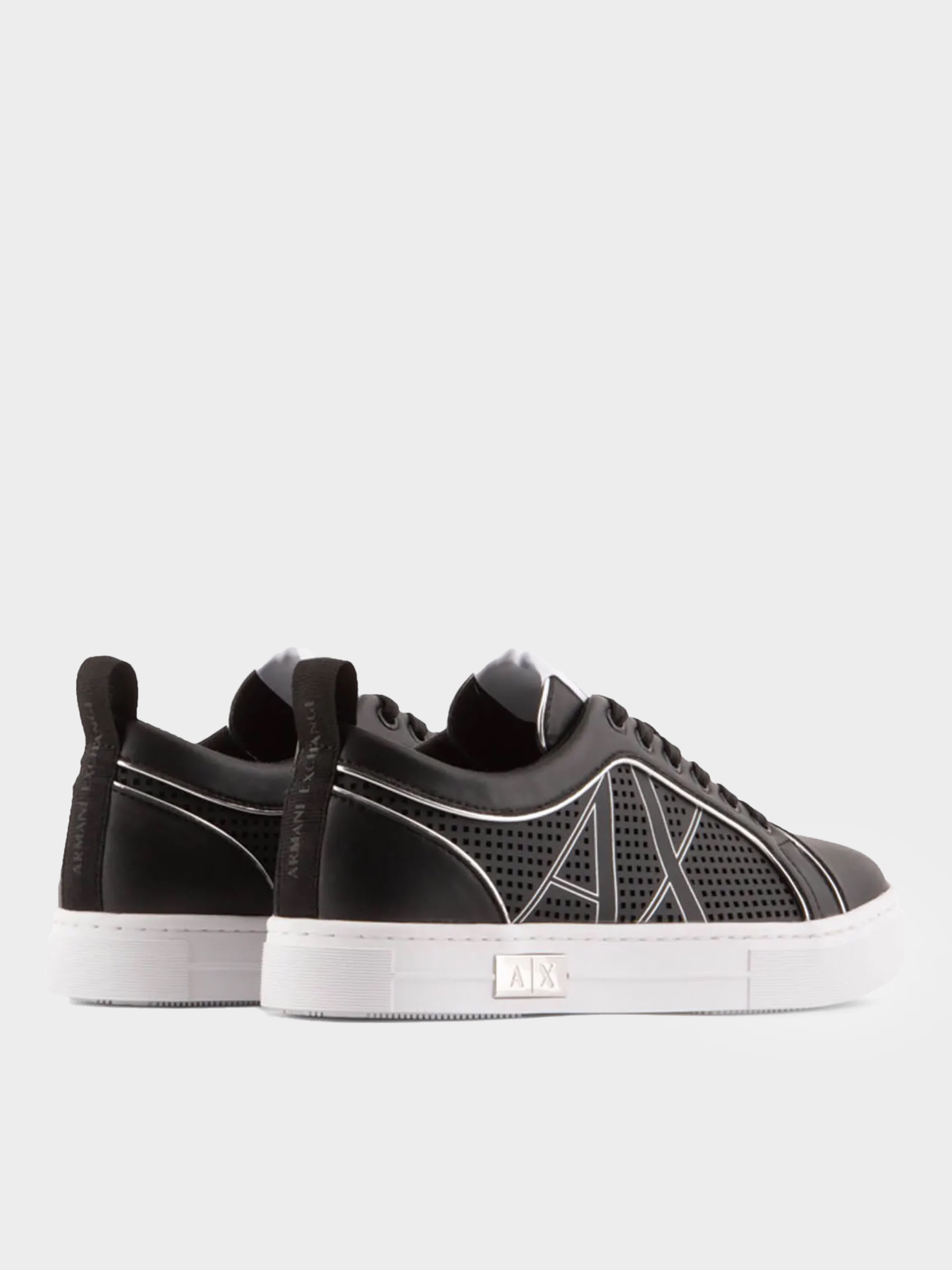 Кроссовки Armani Exchange модель XDX114-XV693-N763 Фото
