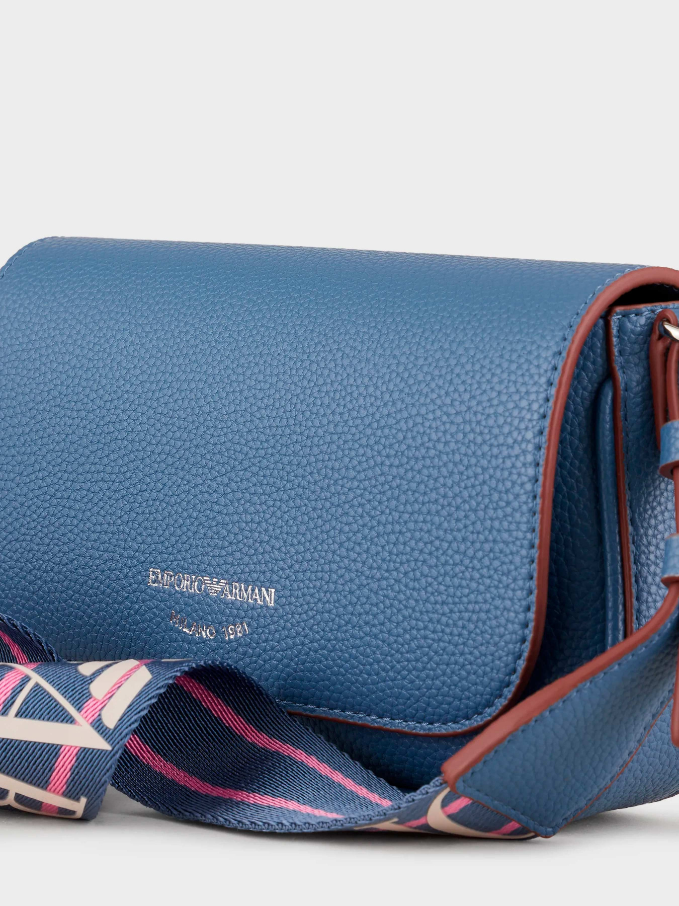 Сумки Emporio Armani модель Y3H294-YFO5E-89587 Фото