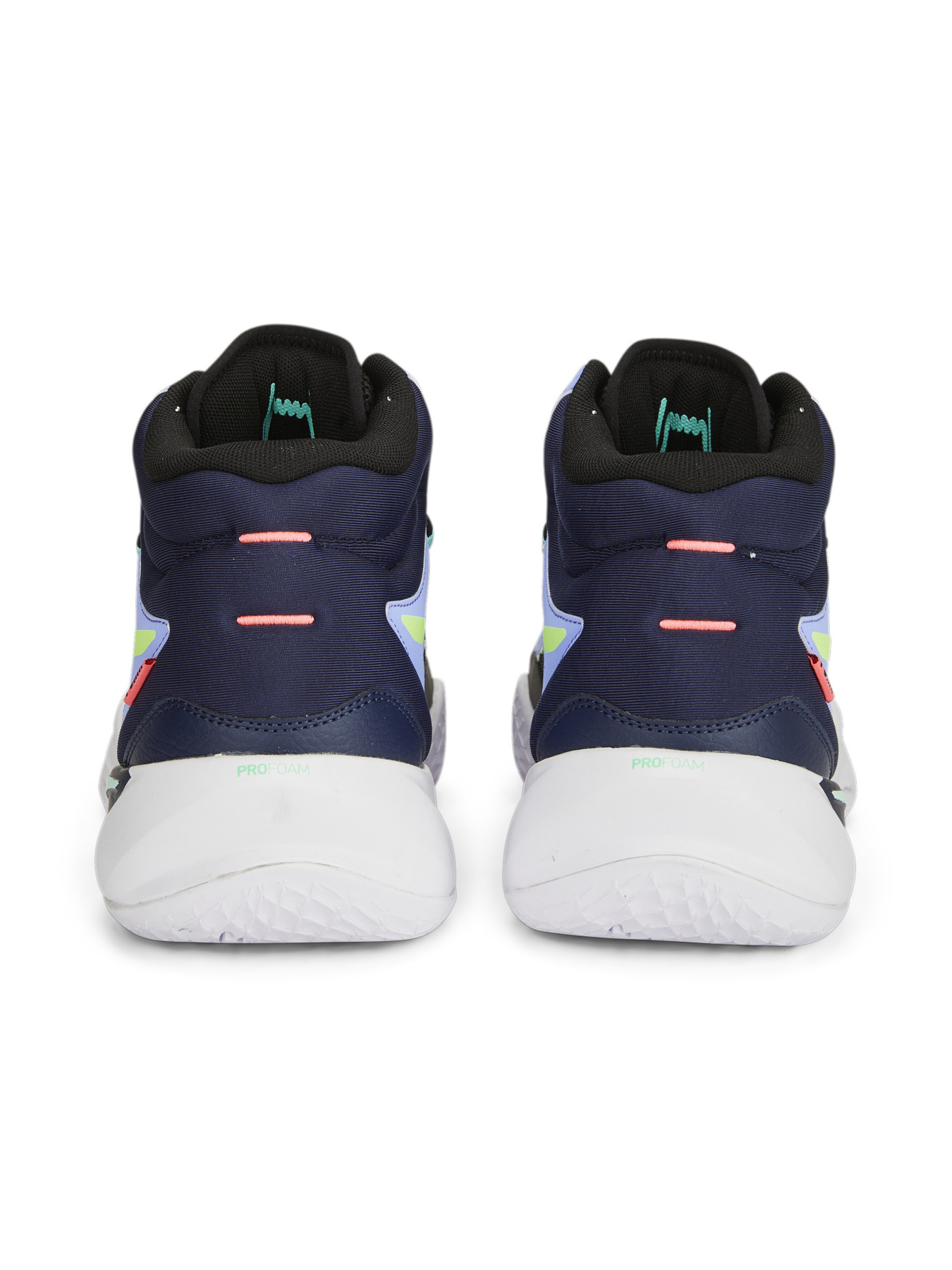 Кросівки для спорту PUMA Playmaker Pro Mid модель 377902 Фото