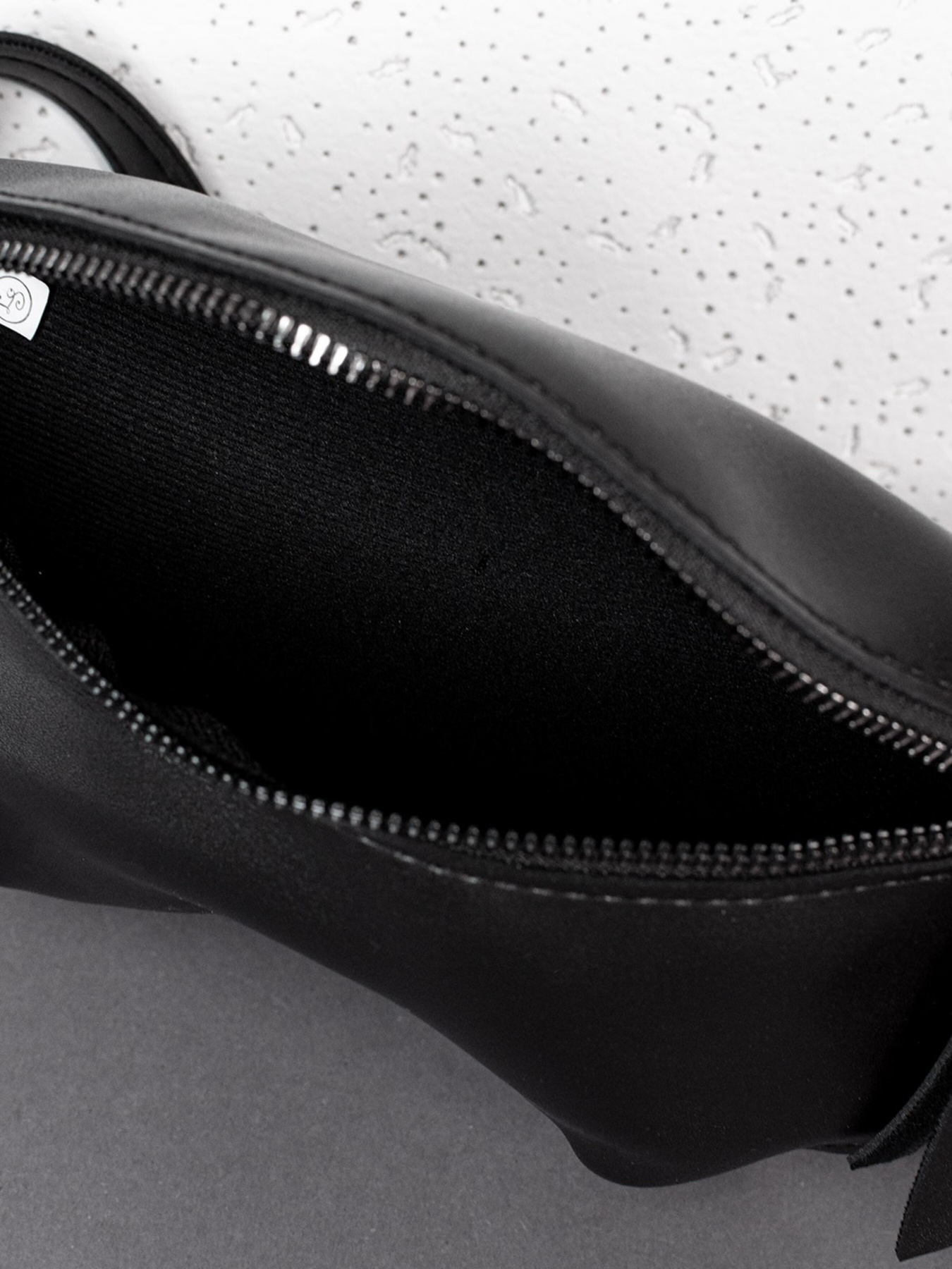 Поясная сумка ISSA Plus модель SU3-175_black Фото