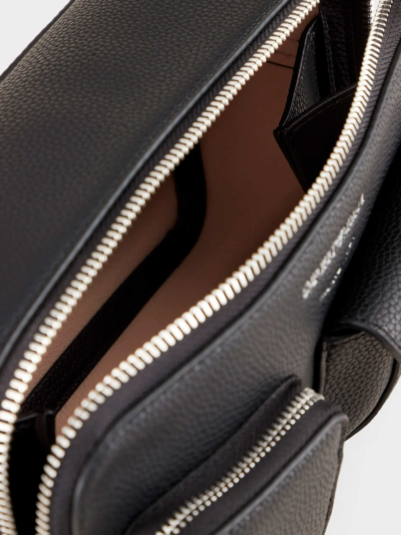 Сумки Emporio Armani модель Y3B194-YFO5X-88440 Фото