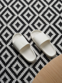 Шльопанці Without модель 8048952 Фото