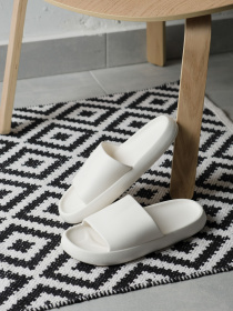 Шльопанці Without модель 8048952 Фото