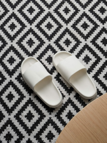 Шльопанці Without модель 8048952 Фото