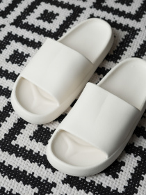 Шльопанці Without модель 8048952 Фото