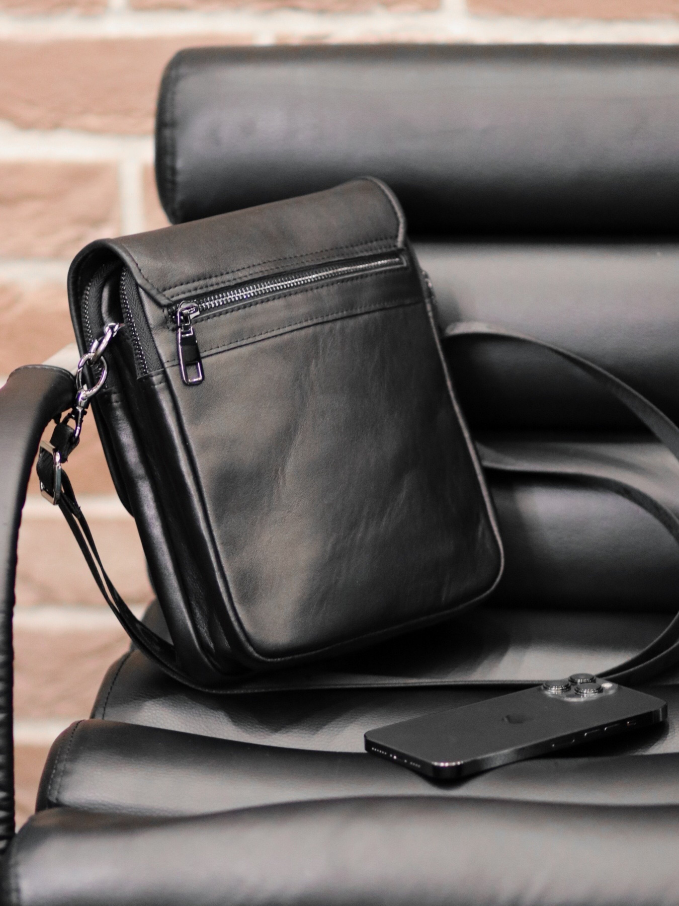 Мессенджер Legessy модель V_015_3_B Фото