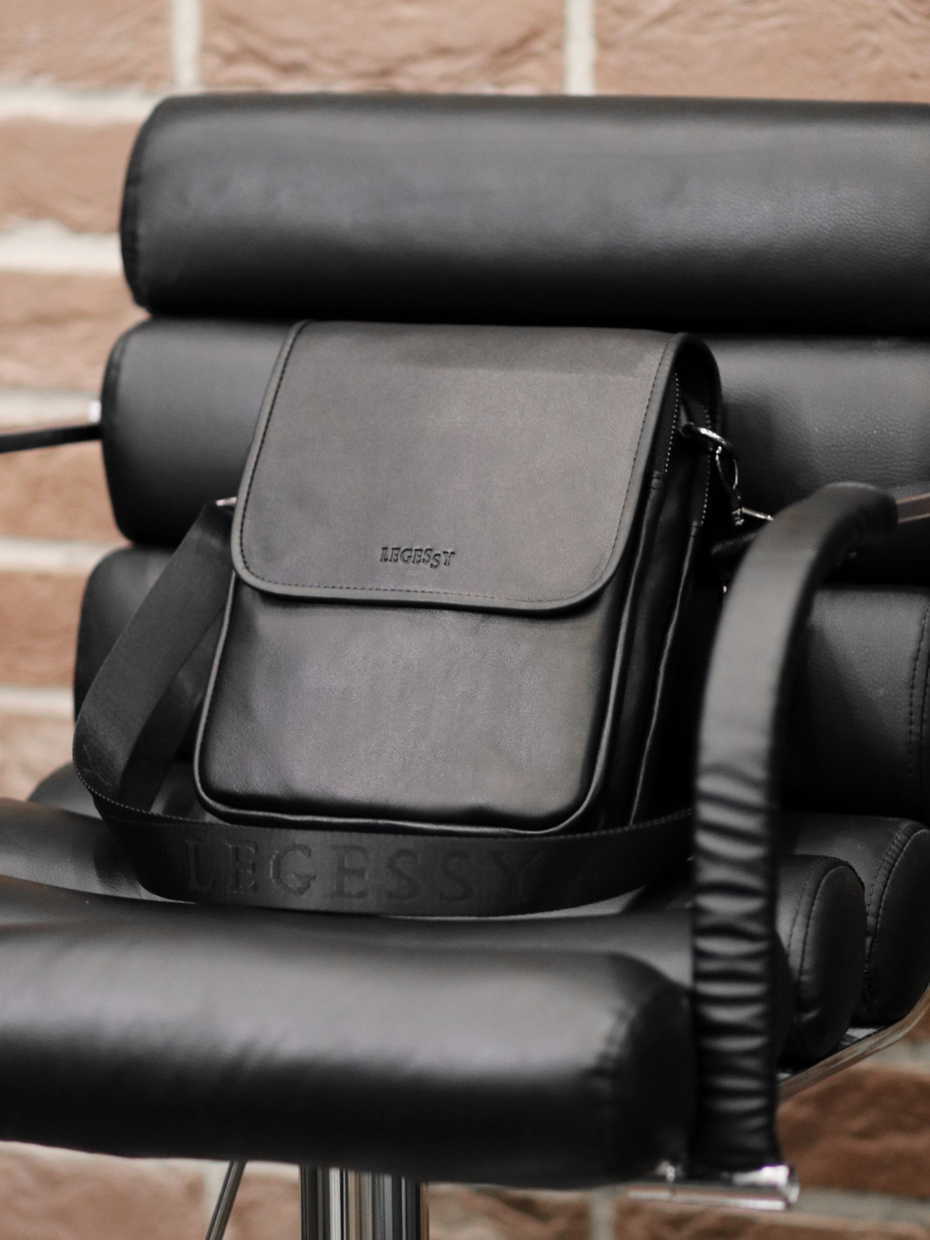 Мессенджер Legessy модель V_015_3_B Фото