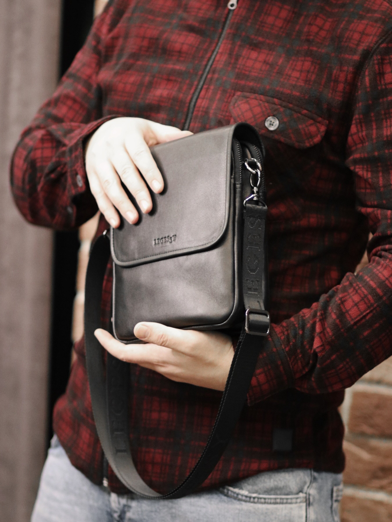 Мессенджер Legessy модель V_015_3_B Фото