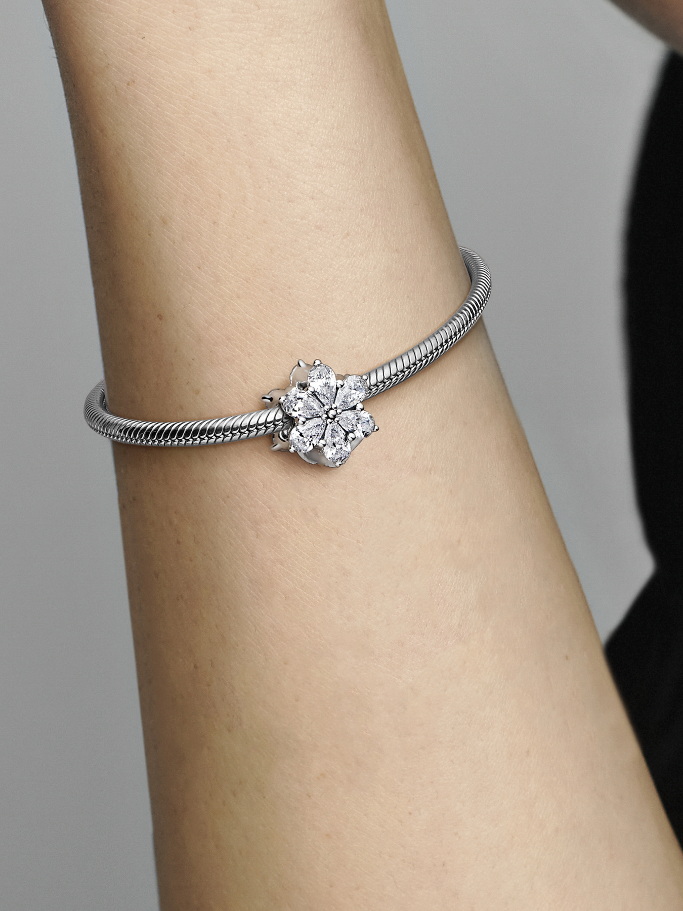 Класичні PANDORA Moments модель 792623C01 Фото