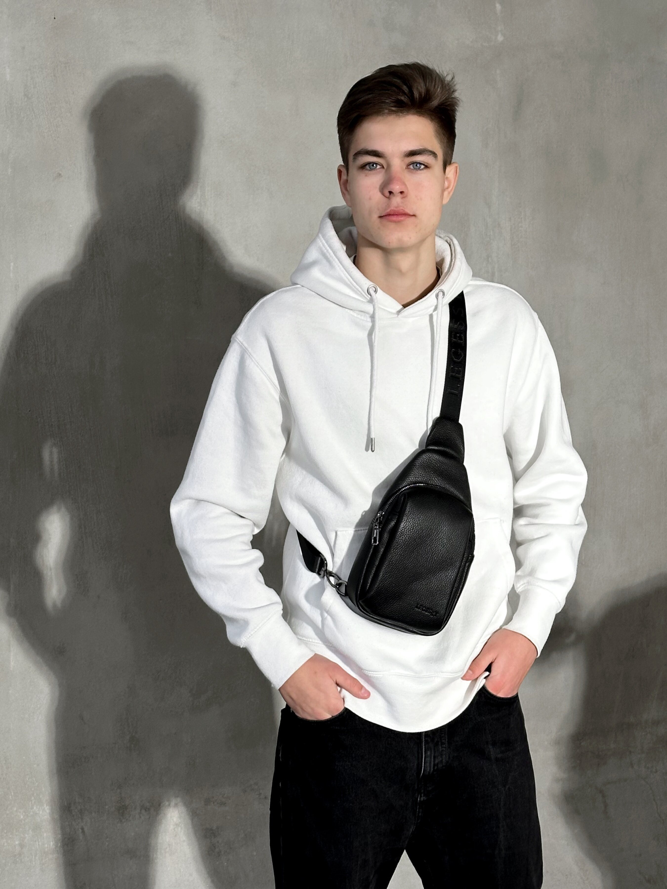 Мессенджер Legessy модель F_911_B Фото