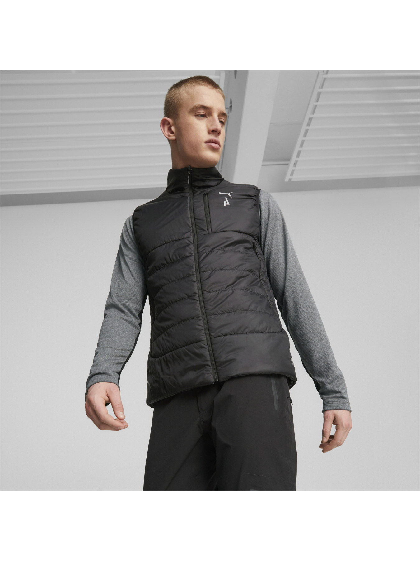 Демісезонна куртка PUMA M Seasons Primaloft Vest модель 523255 Фото