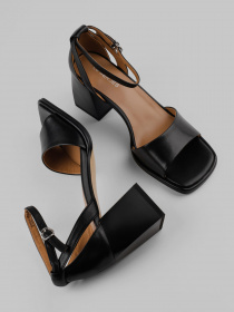 Босоніжки LeBERDES модель 00000015721 Фото