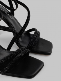 Босоніжки LeBERDES модель 00000015724 Фото