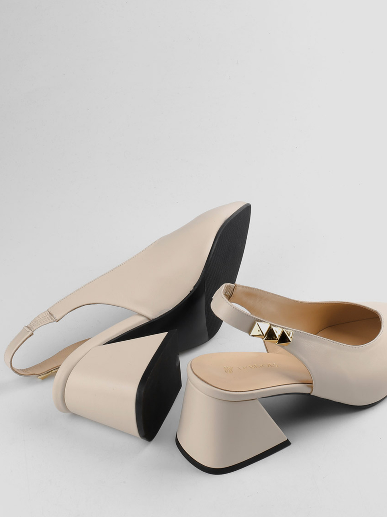 Босоножки LeBERDES модель 00000015786 Фото