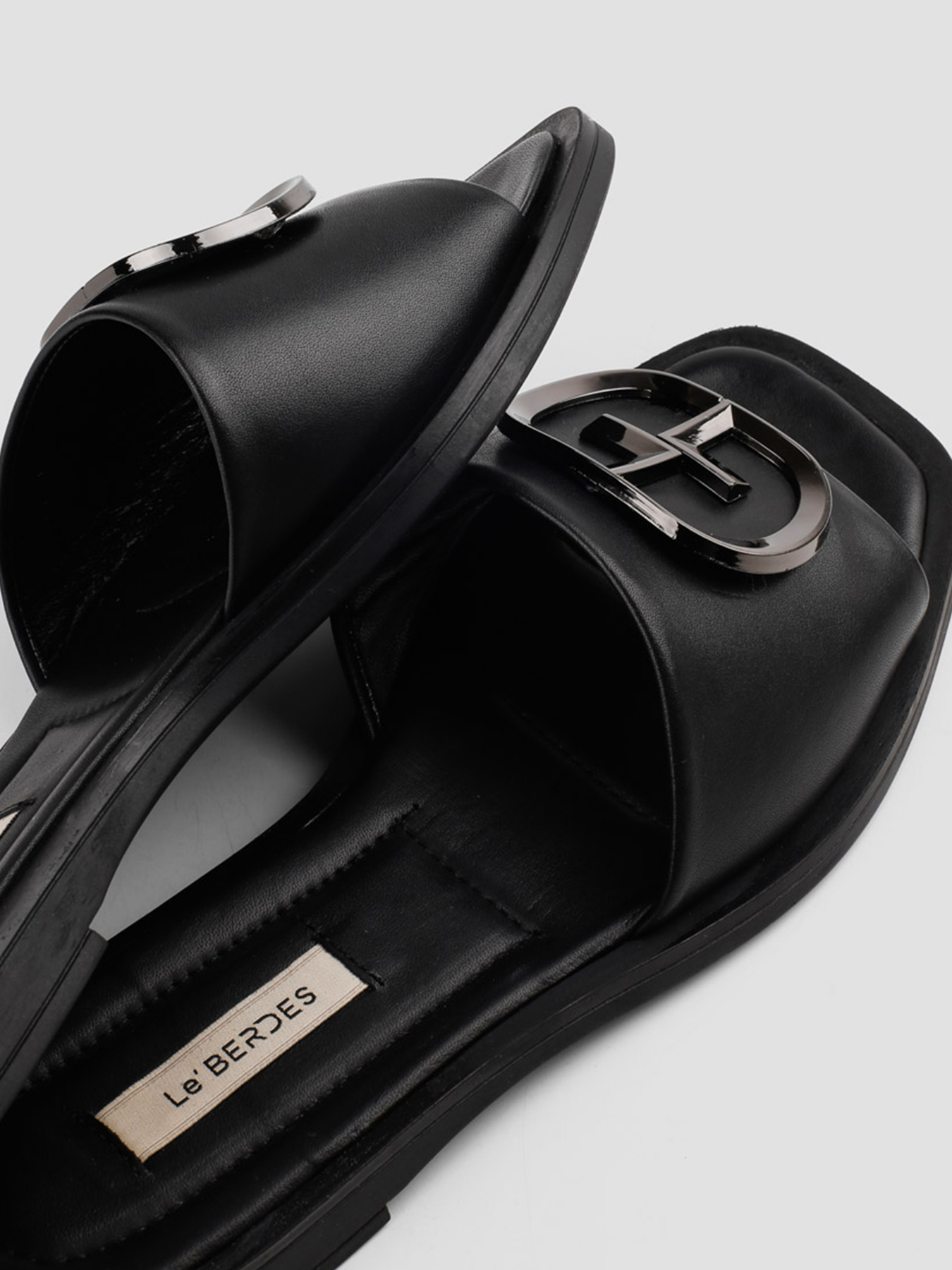 Шлепанцы LeBERDES модель 00000015794 Фото