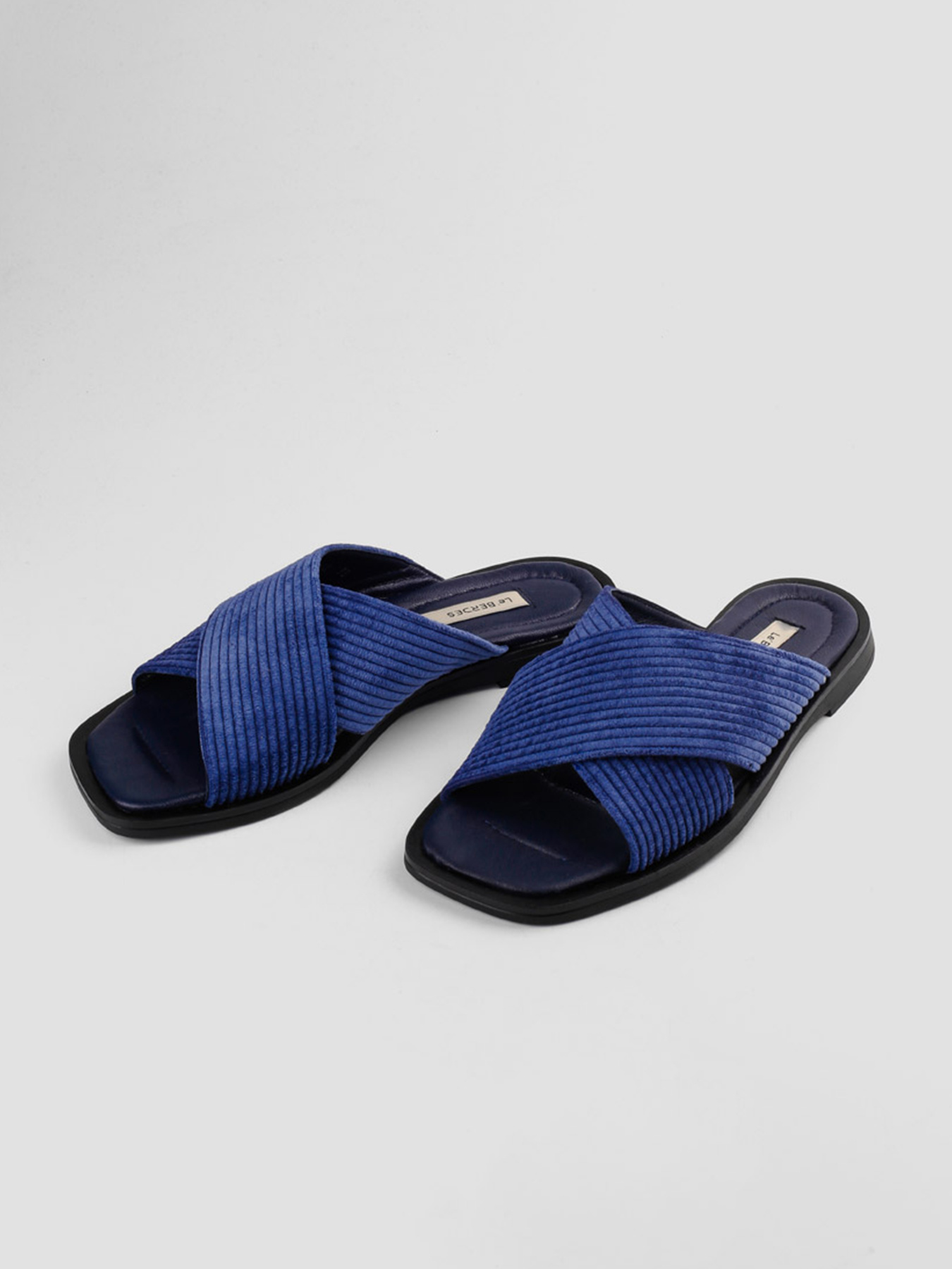 Шлепанцы LeBERDES модель 00000015798 Фото
