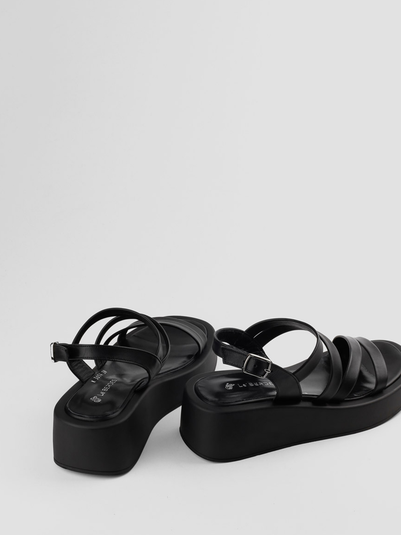 Босоножки LeBERDES модель 00000015803 Фото