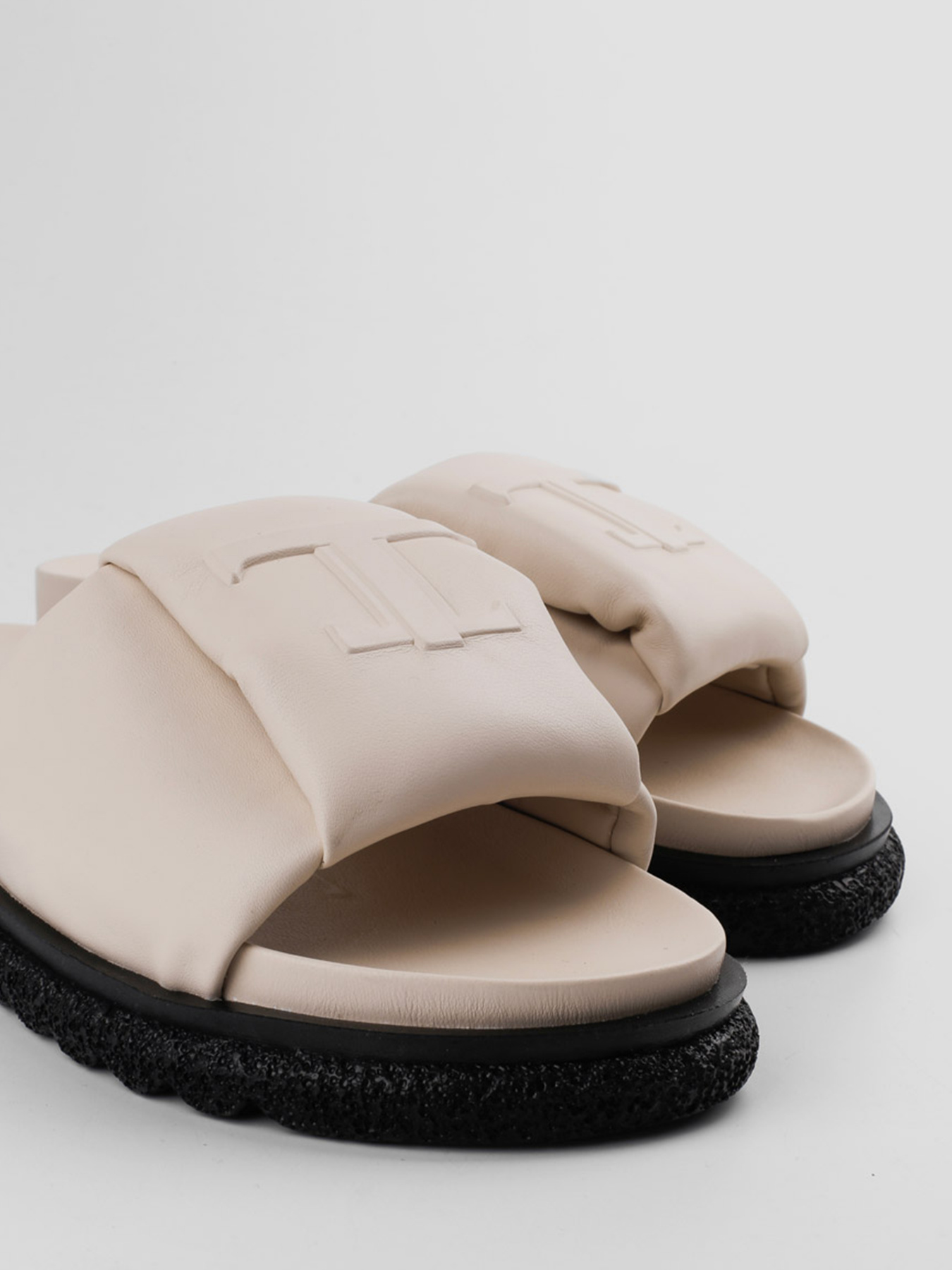 Шлепанцы LeBERDES модель 00000015804 Фото