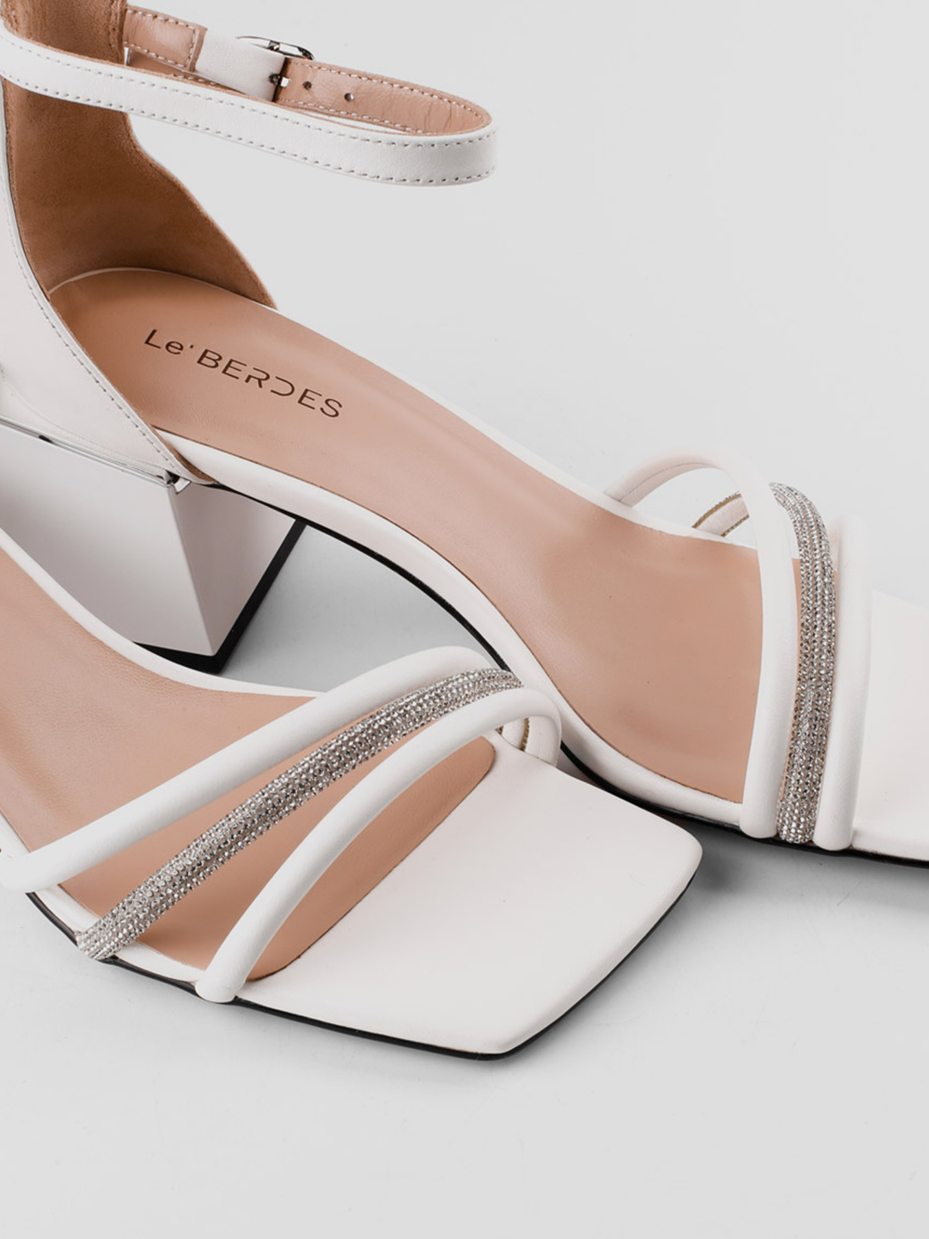 Босоножки LeBERDES модель 00000015814 Фото