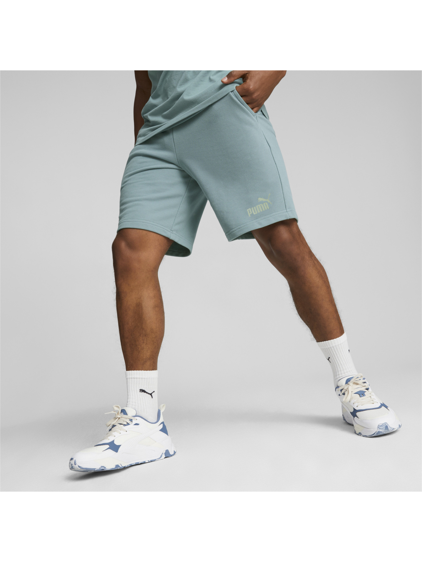 Шорты спортивные PUMA Ess Elevated Pique Shorts модель 673390 Фото