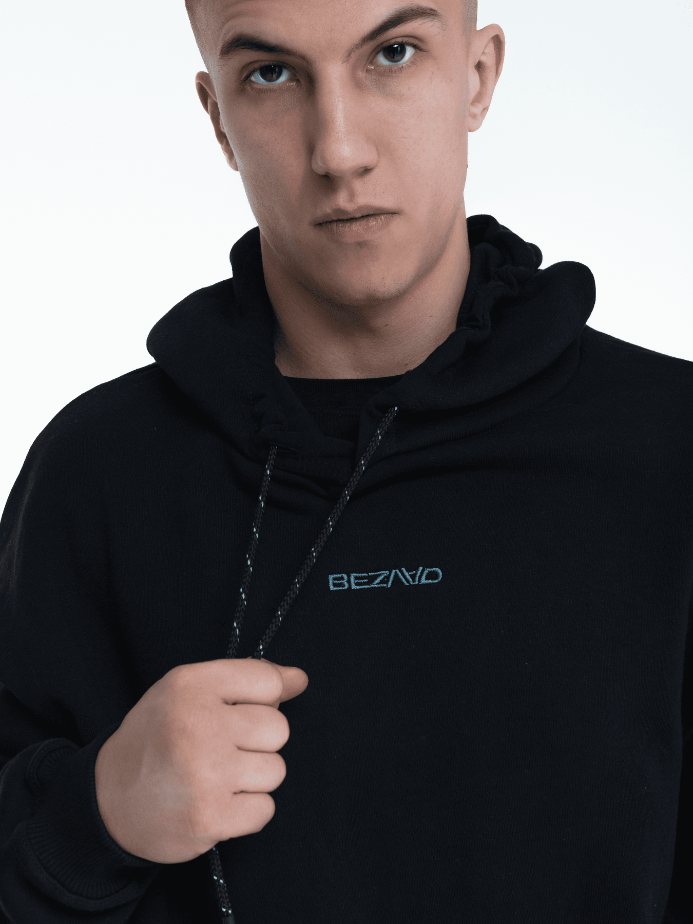 Худі Bezlad модель hoodiebasicblacklogo Фото