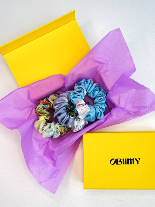 Набор из 3 резинок для волос из шелка с принтами украинской художницы. Obiimy модель K17x11x4x3 Фото