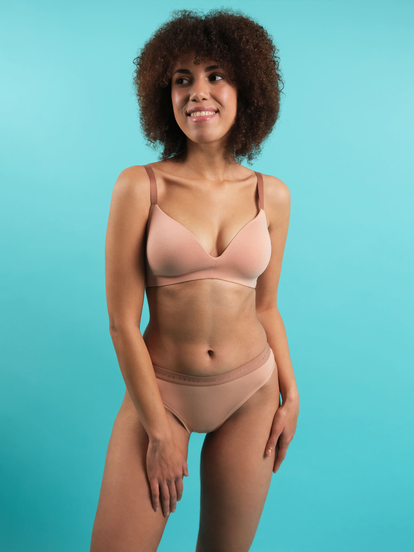 Бюстгальтер Brabrabra модель SLZ24501015_caramel Бюстгальтер Brabrabra модель SLZ24501015_caramel Фото