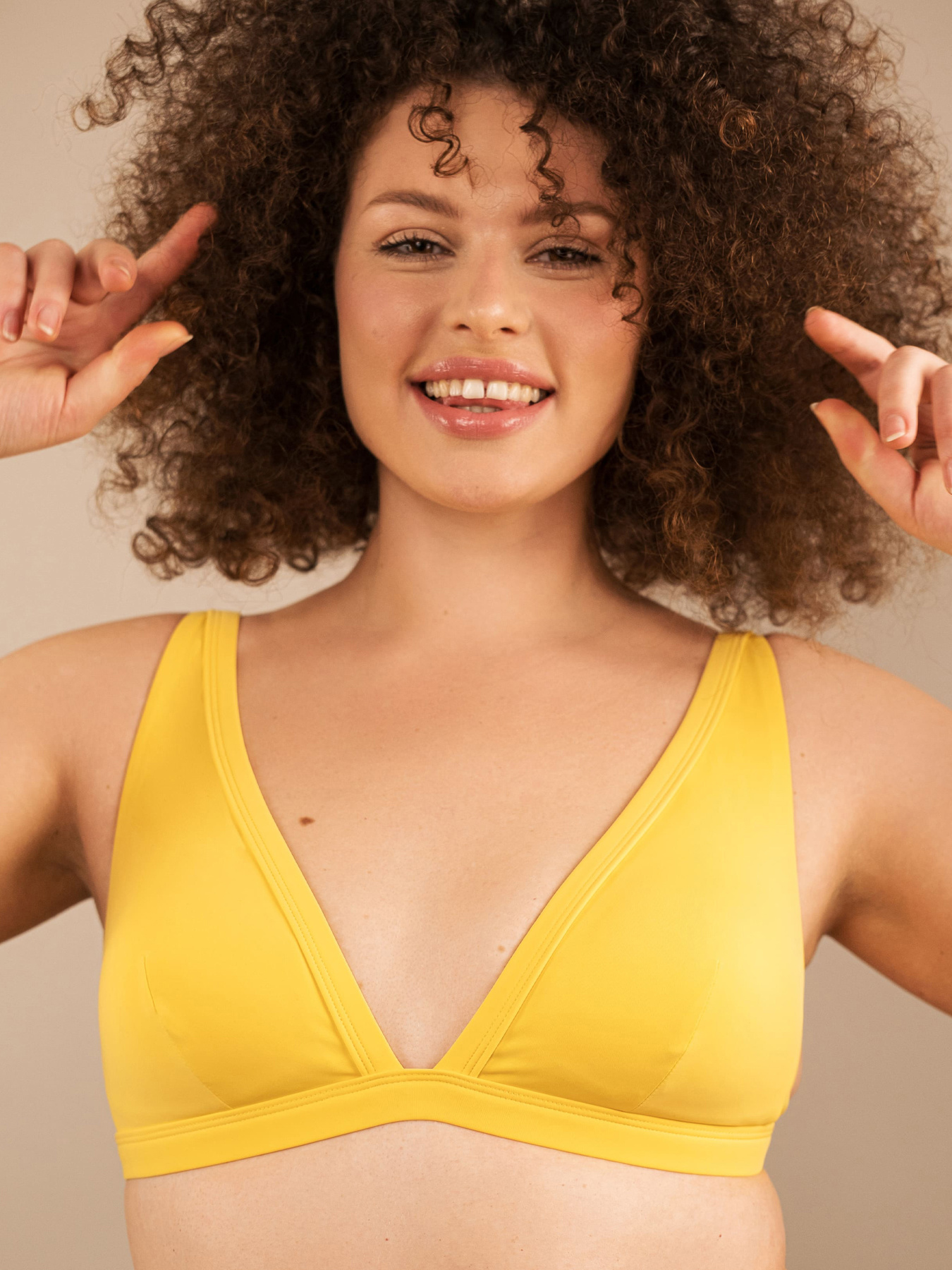 Верхняя часть купальника Brabrabra модель SO226514_yellow Фото