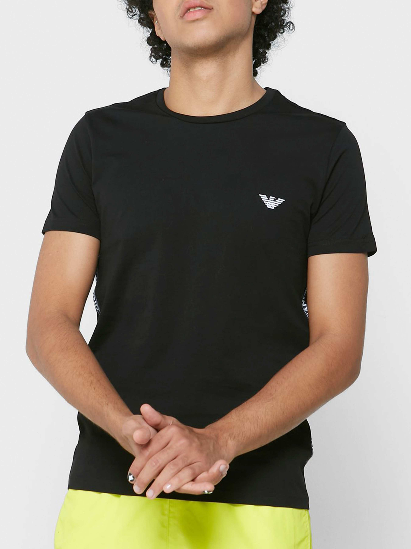 Футболки и поло Emporio Armani модель 211845-3R475-00020 Футболки и поло Emporio Armani модель 211845-3R475-00020 Фото