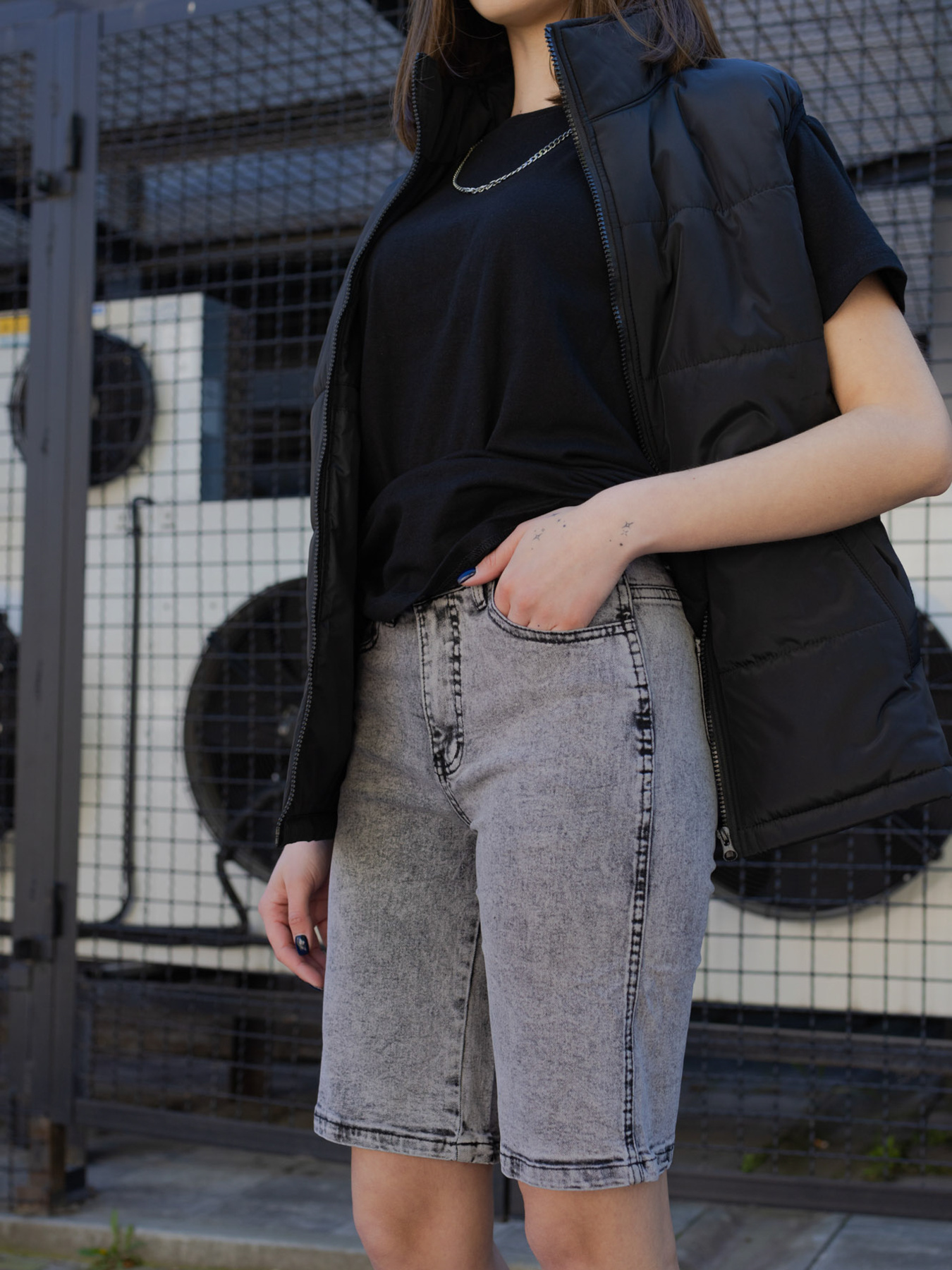 Джинсовые шорты Without модель 8049003 Джинсовые шорты Without модель 8049003 Фото