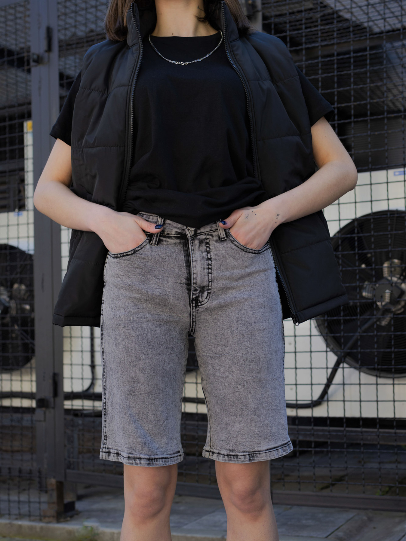 Джинсовые шорты Without модель 8049003 Джинсовые шорты Without модель 8049003 Фото