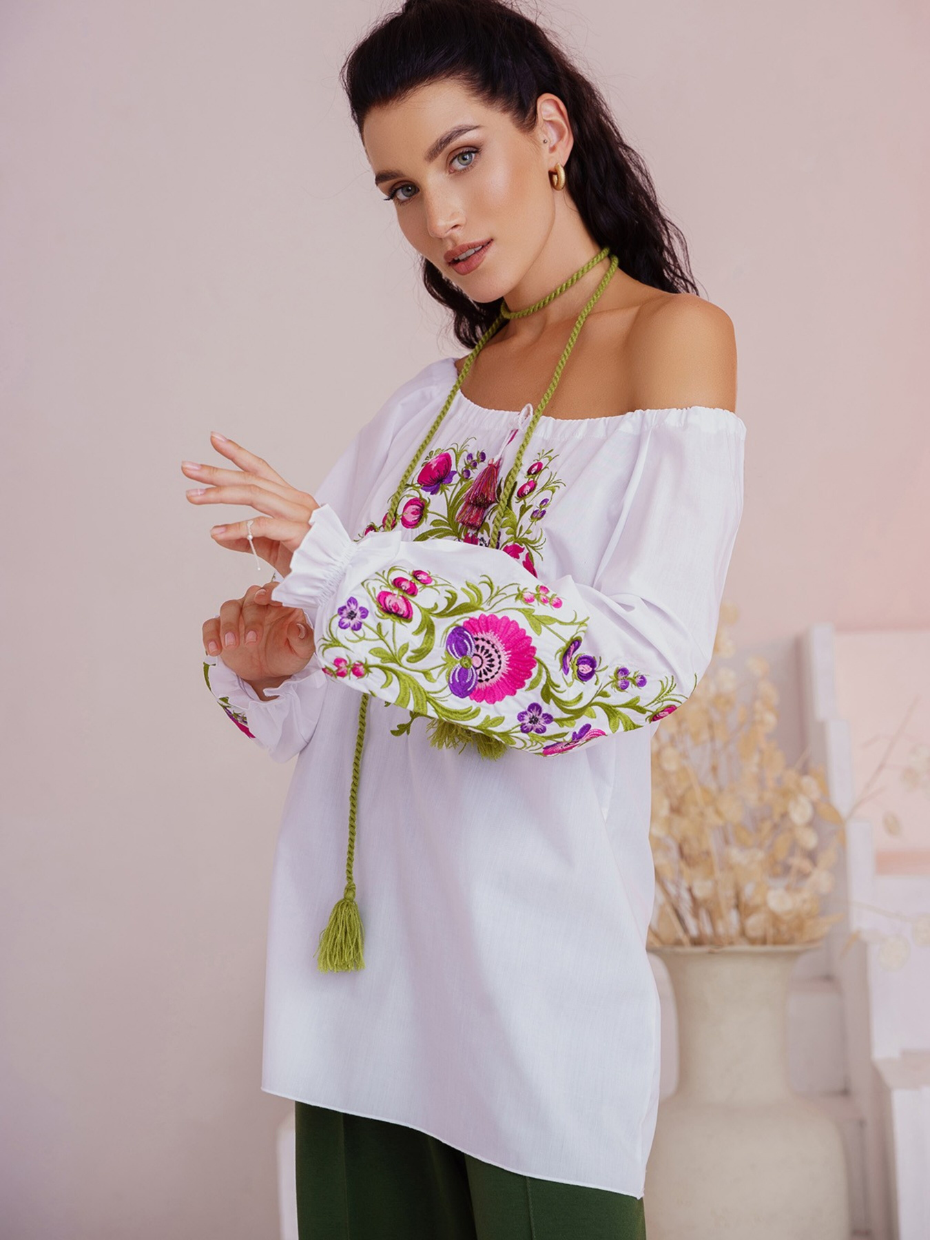 Вышитая рубашка ISSA Plus модель WN20-306_white Фото