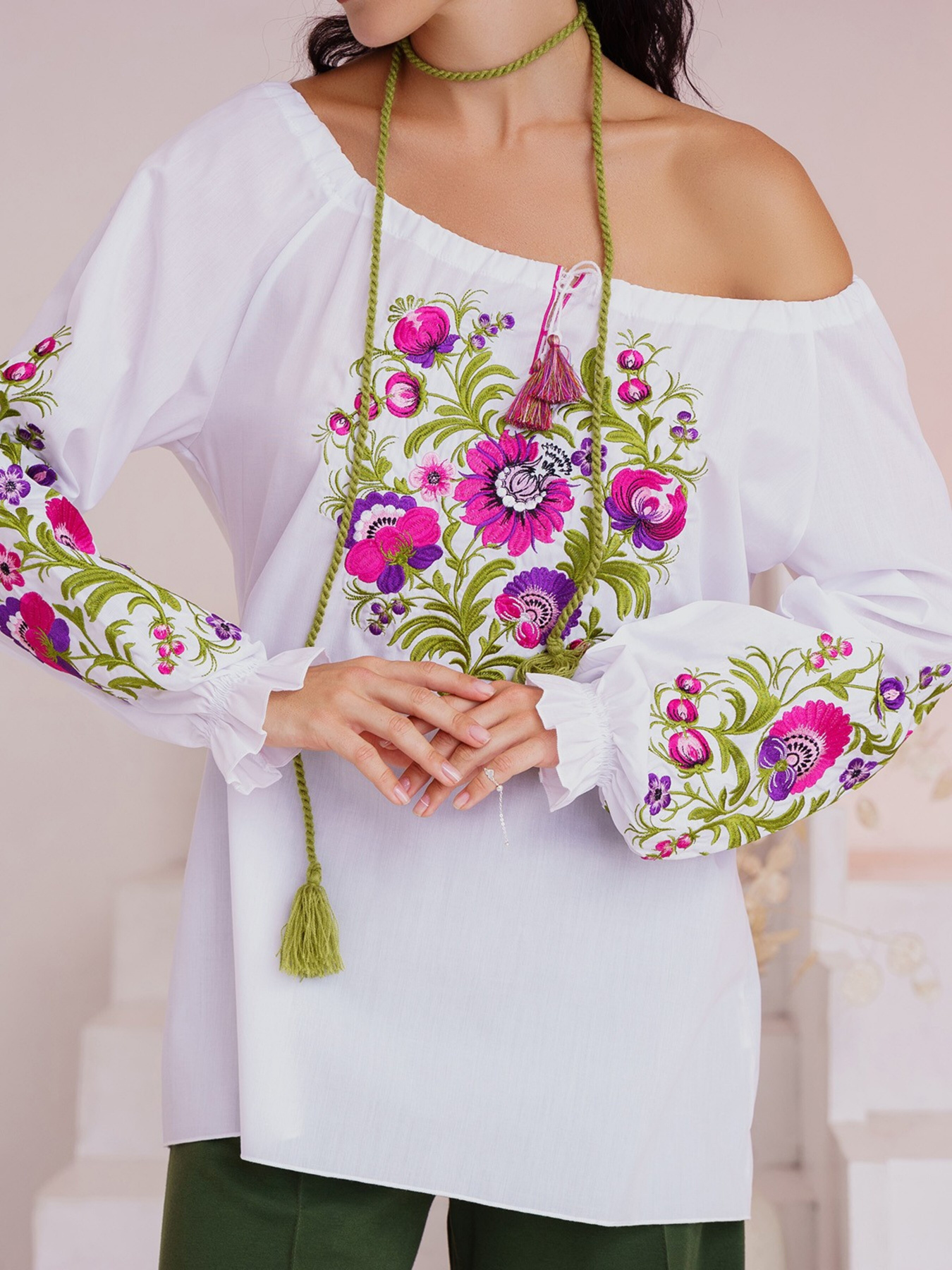 Вышитая рубашка ISSA Plus модель WN20-306_white Фото