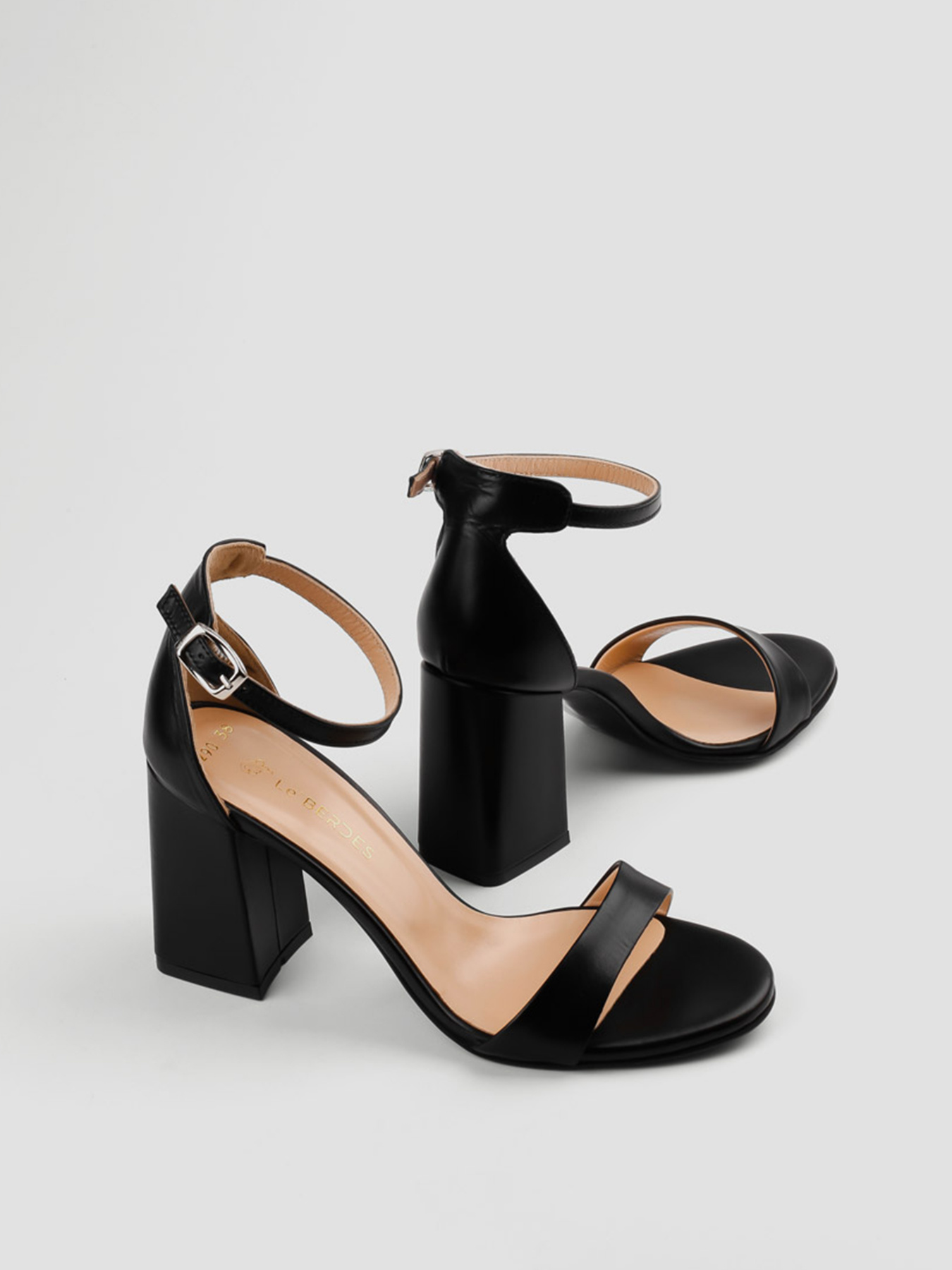 Босоніжки LeBERDES модель 00000015825 Фото