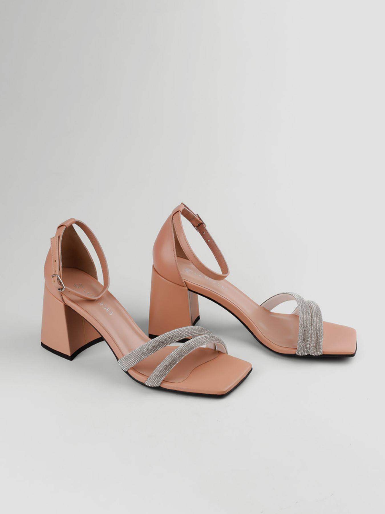 Босоніжки LeBERDES модель 00000015827 Фото