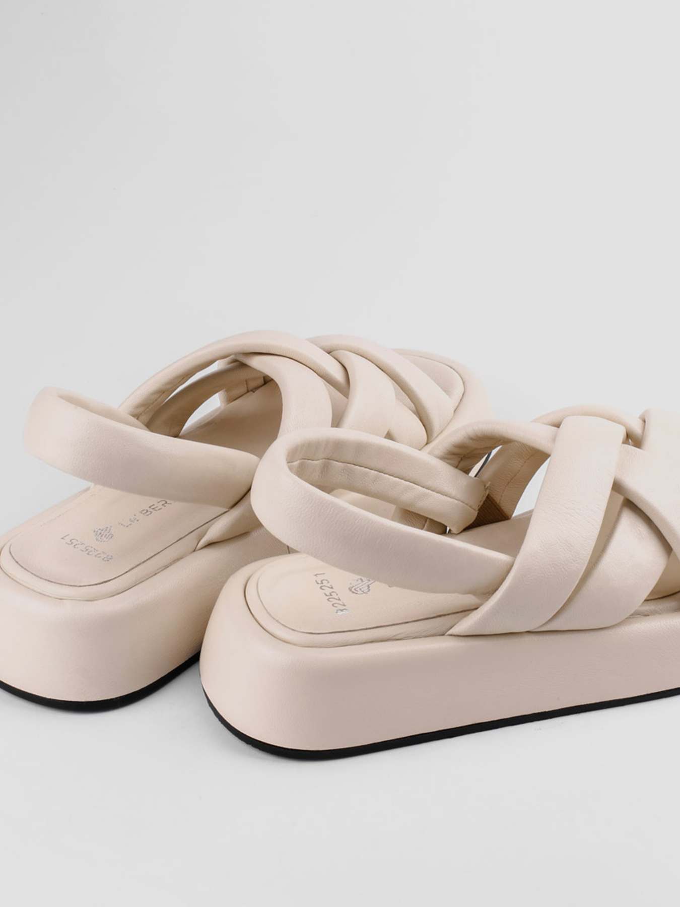 Сандалии LeBERDES модель 00000015832 Фото