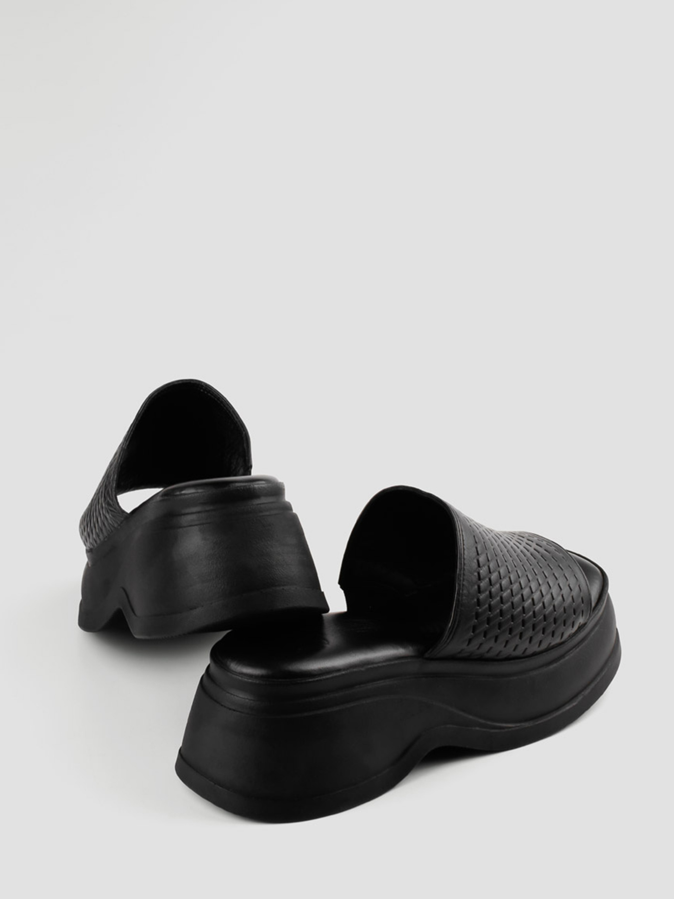 Шлепанцы ILVI модель 00000015833 Фото