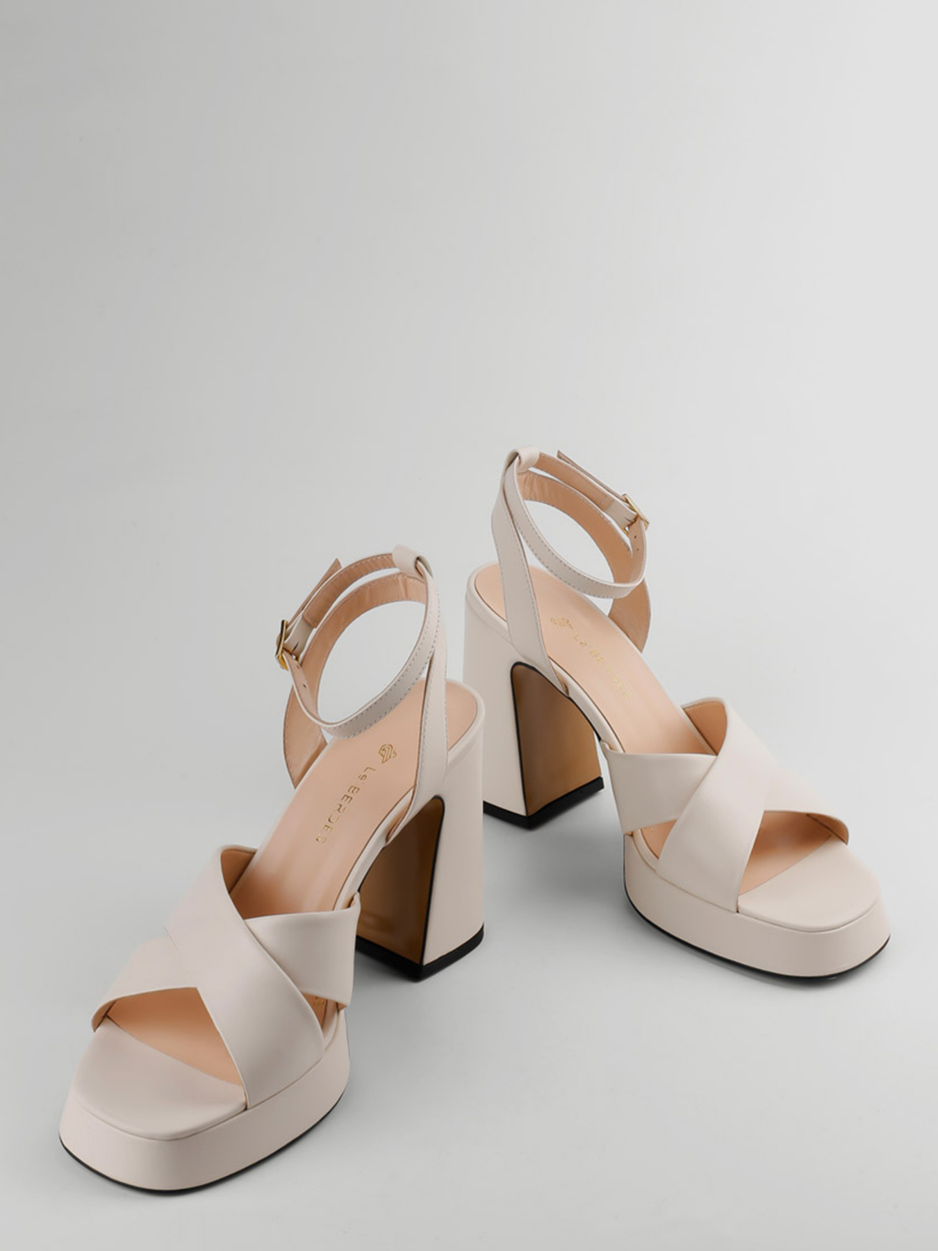 Босоножки LeBERDES модель 00000015848 Фото