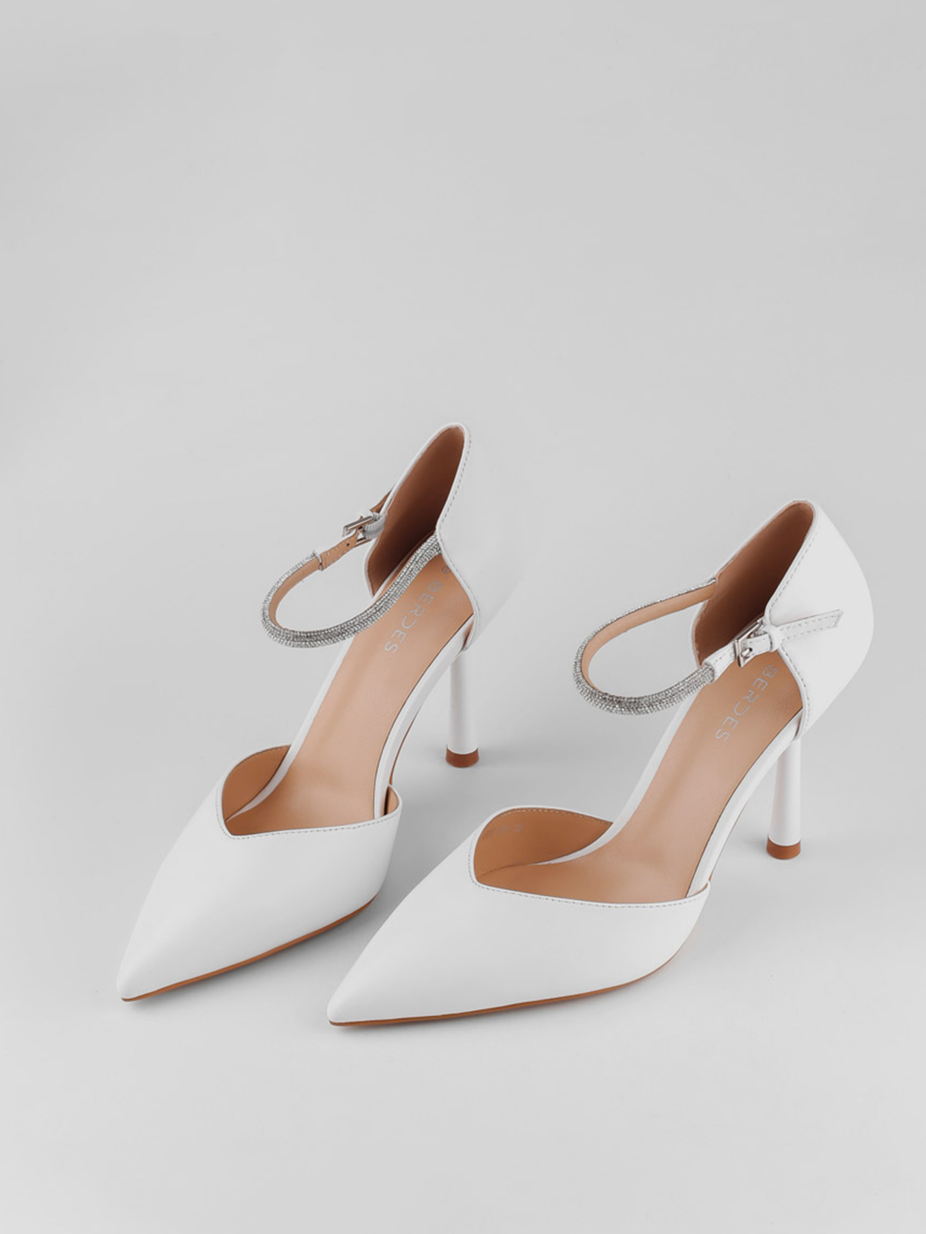 Босоножки LeBERDES модель 00000015946 Фото