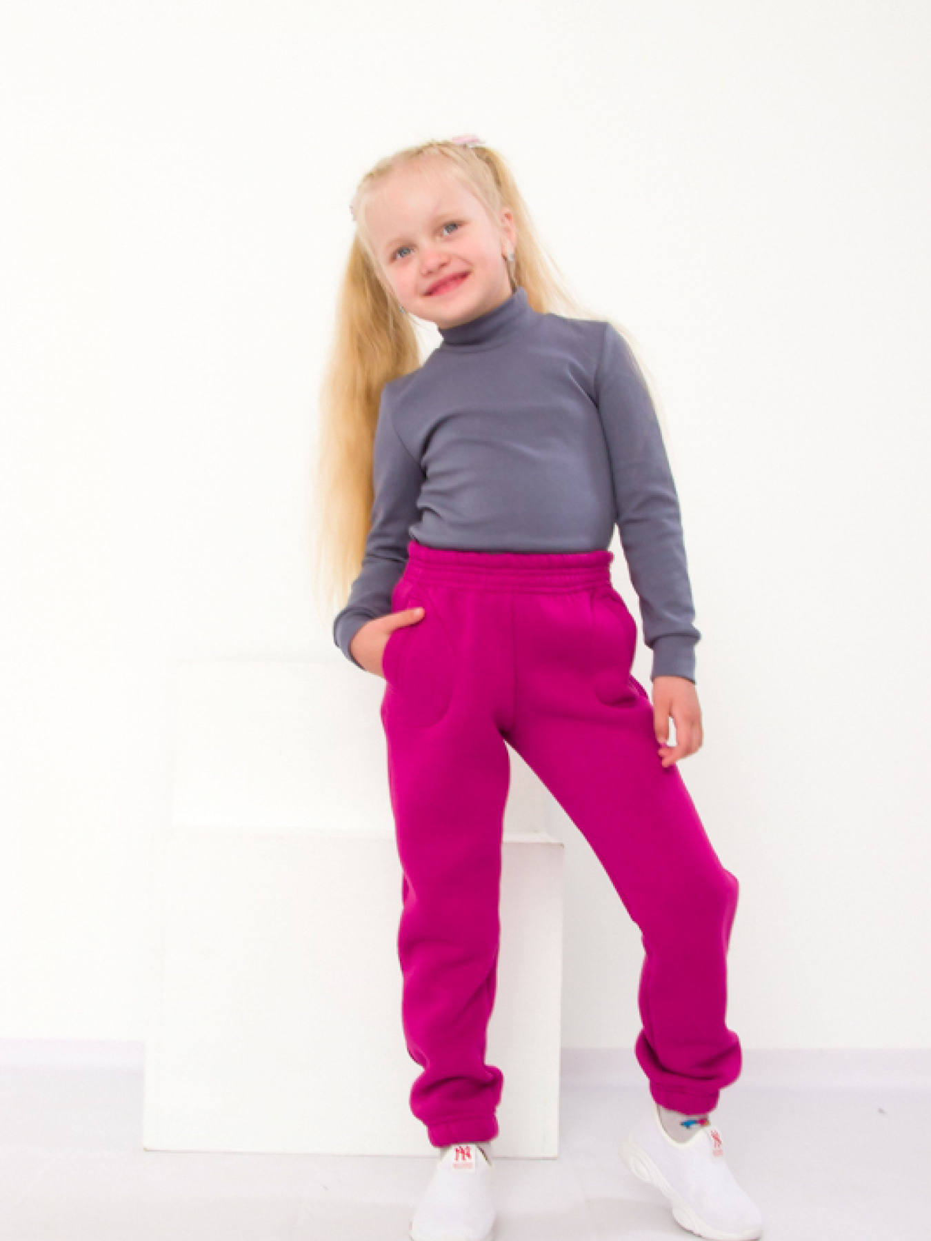 Джогери Носи своє модель 6060-025-fuksq Фото