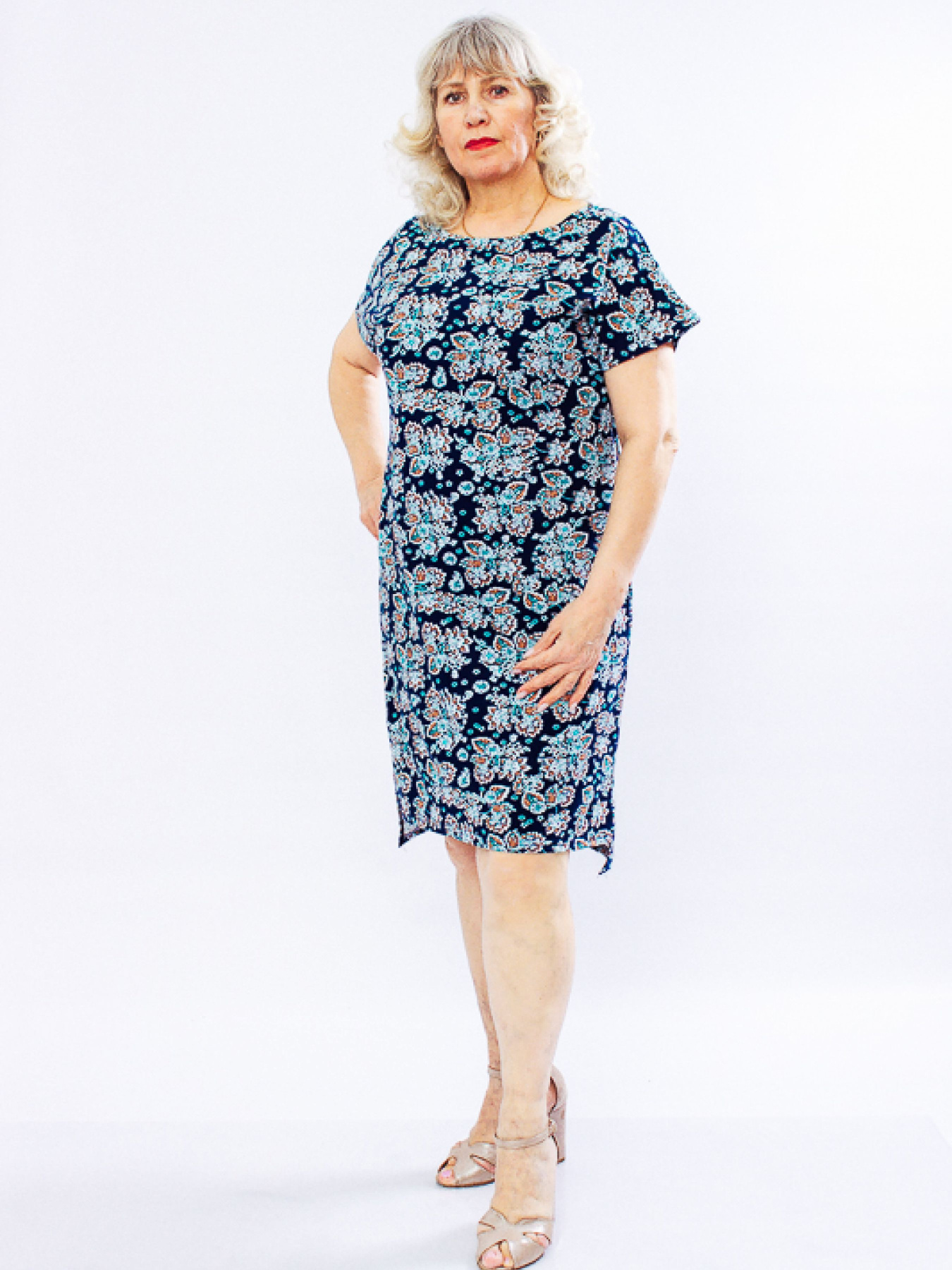 Платье мини Носи своє модель 8124-005-korichnev-kvti-na-chorn-sinxomu Фото