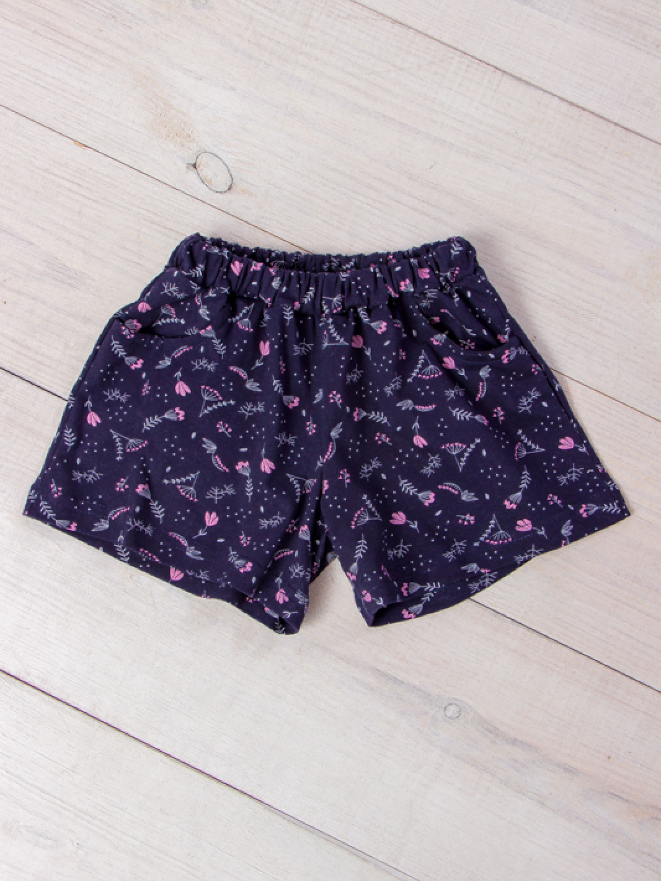 Повседневные шорты Носи своє модель 6262-002-kvtochki-na-chorn-sinxomu Фото