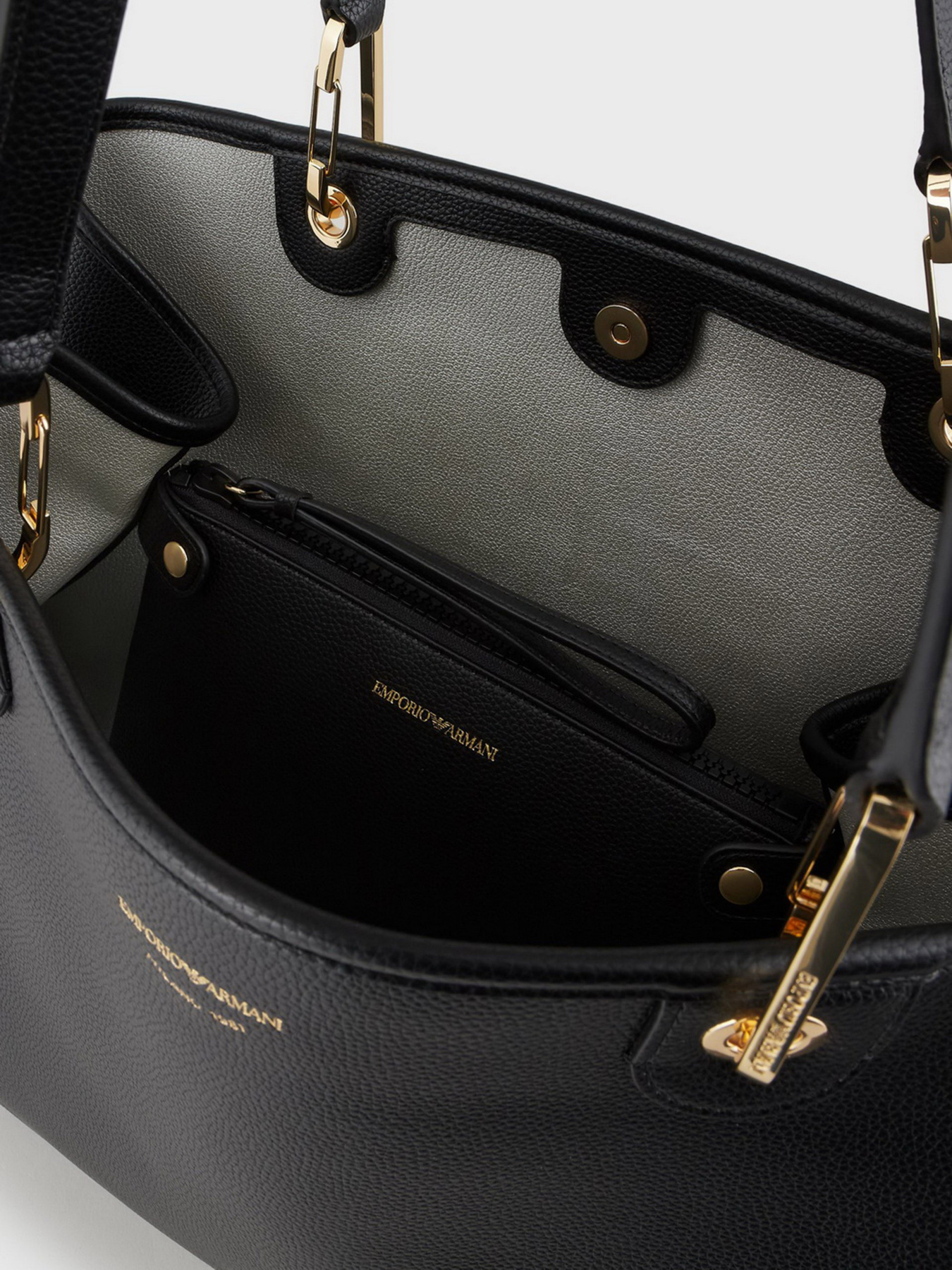 Сумки Emporio Armani модель Y3D219-YFO5B-85218 Фото