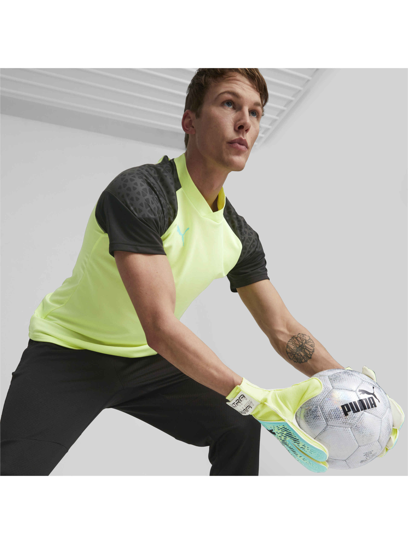 Перчатки для спорта PUMA Ultra Grip 4 Rc модель 041817 Фото